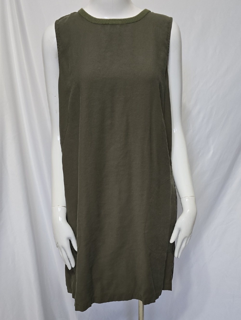 Lilla P Olive Green Sleeveless Crewneck Shift Mini Dress Knit Size Small
